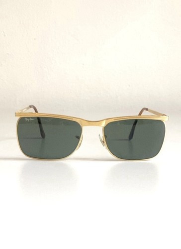 Iconic vintage 1980s - ray, ban